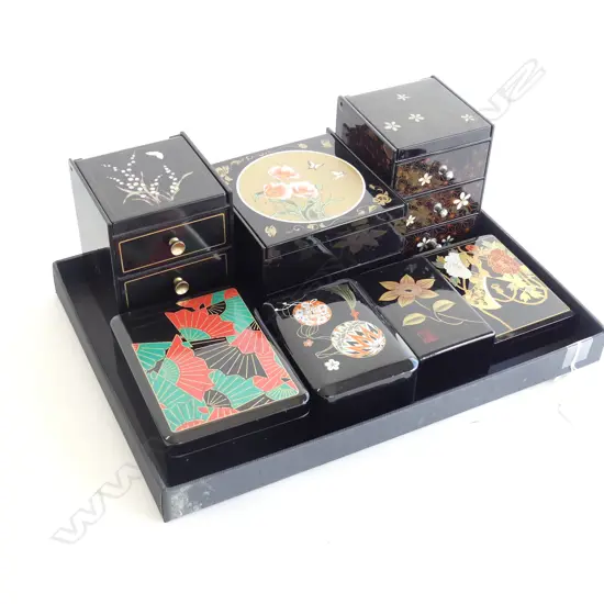 7 ORIENTAL LACQUER CONTAINERS; 3 JEWELLERY, 1 SM TISSUE BOX & 3 LIDDED BOXES.