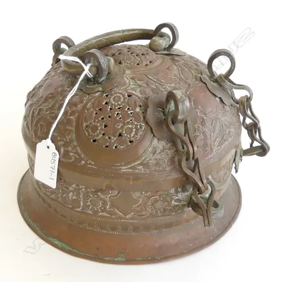 (20747) 19th CENTURY INDIAN HAMMERED COPPER & BRONZE? BETEL NUT PAAN-DAAN STASH BOX D. 230mm