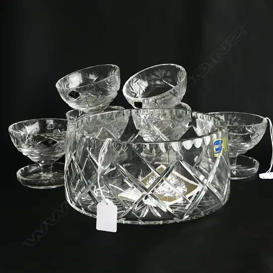BOHEMIA CRYSTAL BOWL (DIA 200MM) IN ORIG BOX + 6 CRYSTAL FOOTED DESSERT BOWLS (DIA 95MM)