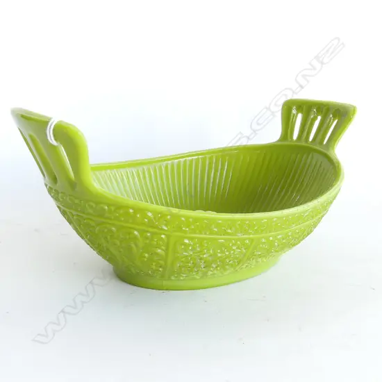 SOWERBY OVAL BOWL AESTHETIC GREEN W PEACOCKS REGISTRATION #12 FEB. 1879