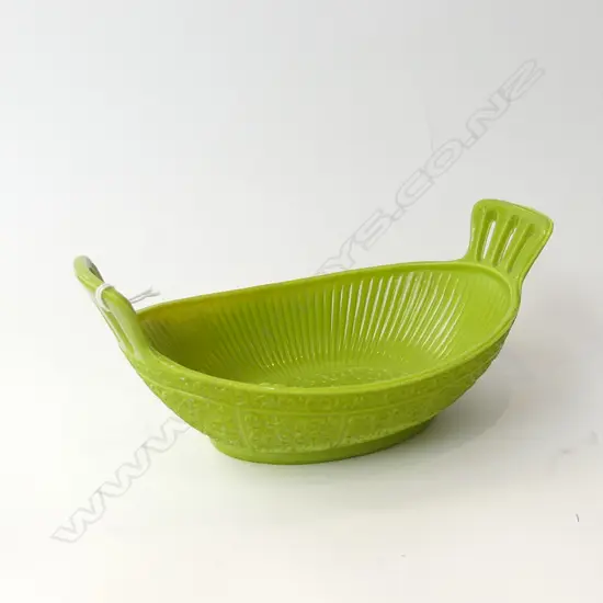 SOWERBY OVAL BOWL AESTHETIC GREEN W PEACOCKS REGISTRATION #12 FEB. 1879