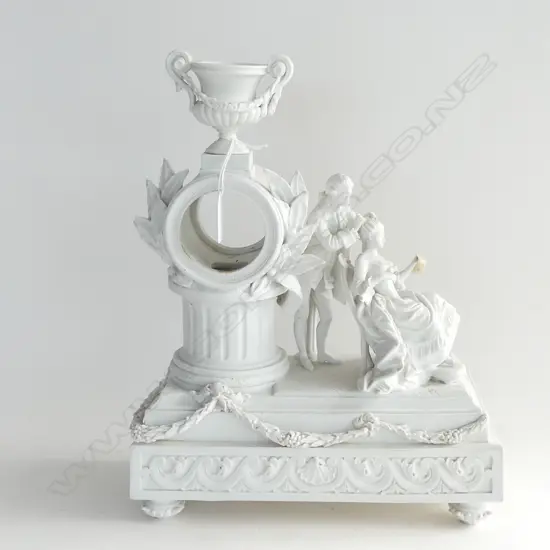 BISQUE PORCELAIN MANTLECLOCK HOLDER (fingers AF) H.350mm 