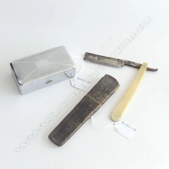 (20356) ENGLISH IVORINE HANDLED CUT THROAT RAZOR + TIN W. 110mm