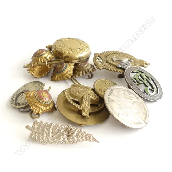 10+ MILTARY & OTHER BADGES: CANT. INFANT. + WAC ? + SILVER MATAMATA BRANCH GILT SOVEREIGN CASE ETC