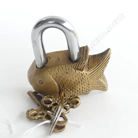 BRASS FISH PADLOCK WITH 2 DECORATIVE KEYS 