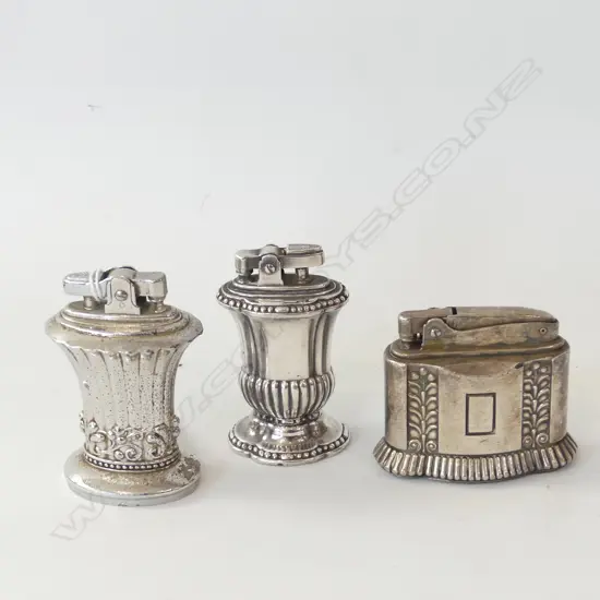 THREE VINTAGE RONSON SILVER PLATED TABLE LIGHTERS 