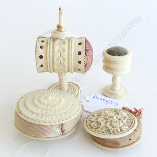 ASST BONE SEWING ACCESSORIES MEASURES PIN CUSHIONS ETC H 80 MM