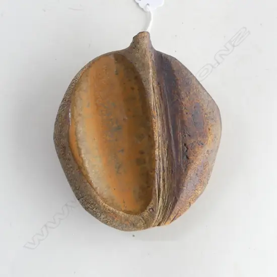 DORIS DUTCH WALL VASE