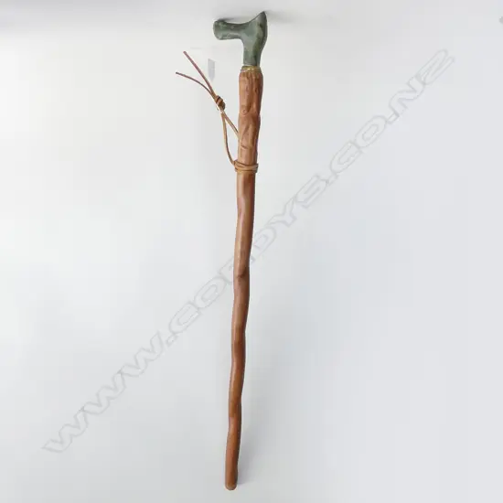 POUNAMU HANDLED + WOOD WALKING STICK L. 840mm