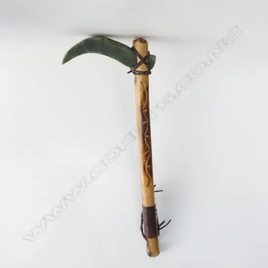 MAORI MODERN TOKI POUTANGATA /WALKING STICK. L. 530mm