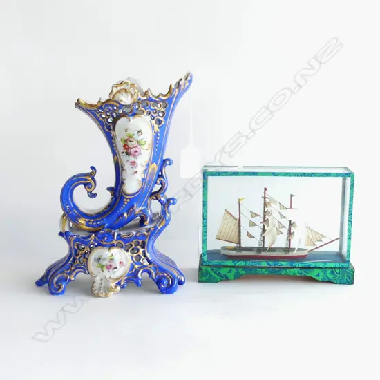 GLASS BOXED SAILING SHIP (180 X 130MM) + VINTAGE BLUE & GOLD PORCELAIN TRUMPET VASE (A/F) (H  240MM)