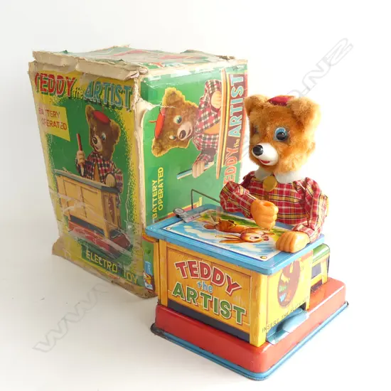 BATTERY OPERATED SOFT TOY 'TEDDY THE ARTIST'