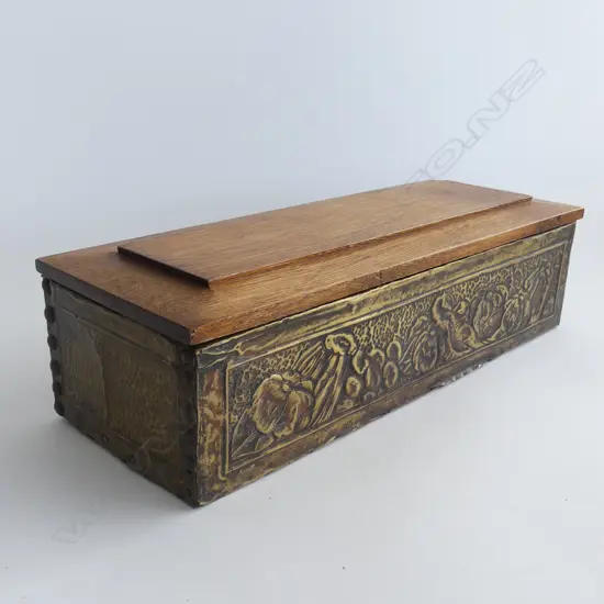 BEATEN BRASS OVERLAY TRINKET BOX L350 MM