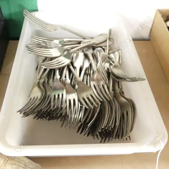 BOX 65 FIDDLE PATTERN SILVER PLATED FORKS 