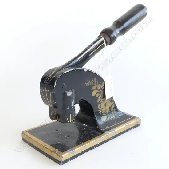 SHAW AND SONS CAST HOLE PUNCH L 170 MM