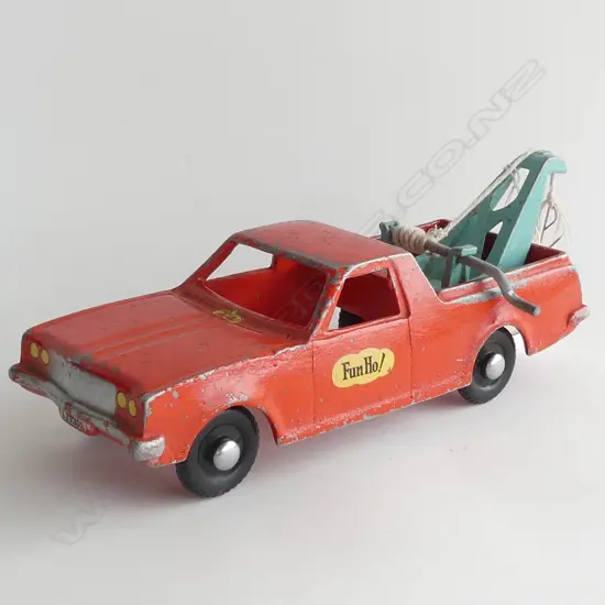 FUN-HO ORANGE HOLDEN TOW TRUCK IN PLAY WORN CONDITION L. 260mm
