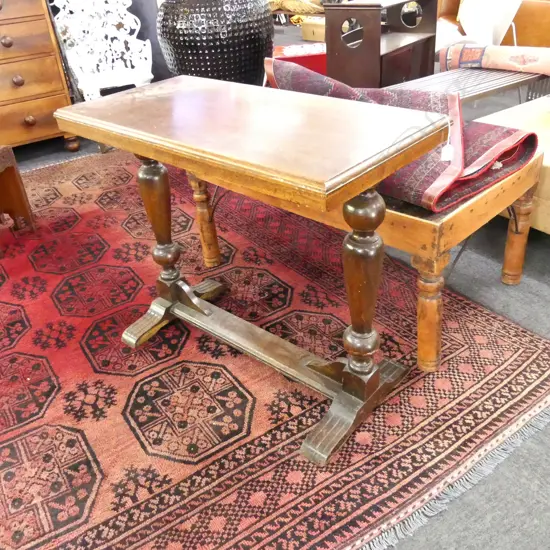 OAK HALL / SOFA TABLE...