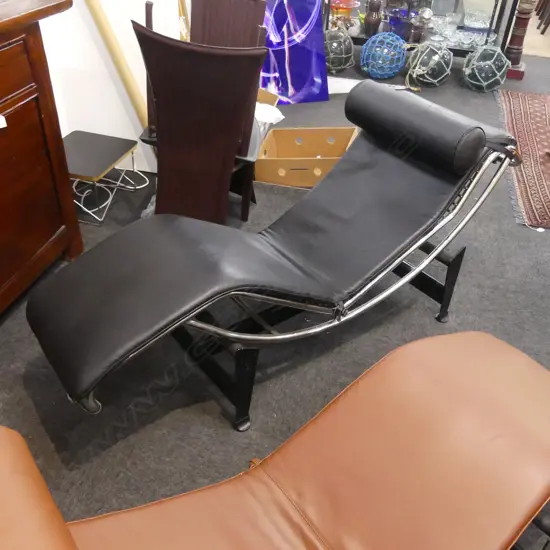LC4 CHAISE LONGUE; BLACK LEATHER L.1650mm