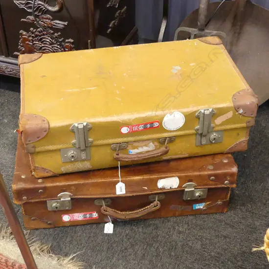 2 VINTAGE LEATHER SUITCASES L 610MM