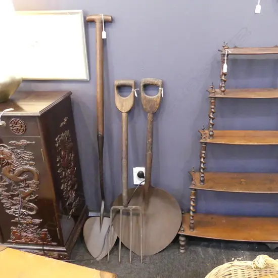3 VINTAGE GARDEN TOOLS; PITCHFORK, SPADE & LARGE SHOVEL 