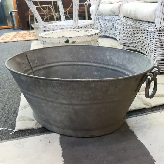 EARLY 20THC GALVANIZED BATH TUB 620mmW