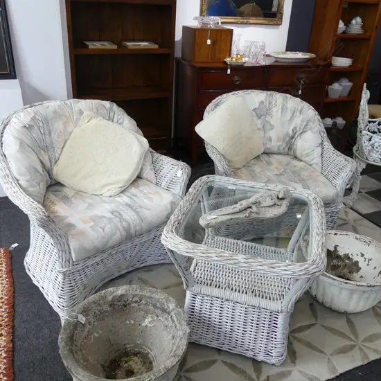 3 PC WHITE PAINTED CANE WICKER SUITE - 2 CHAIRS & GLASS TOPPED TABLE (600 X 650MM)