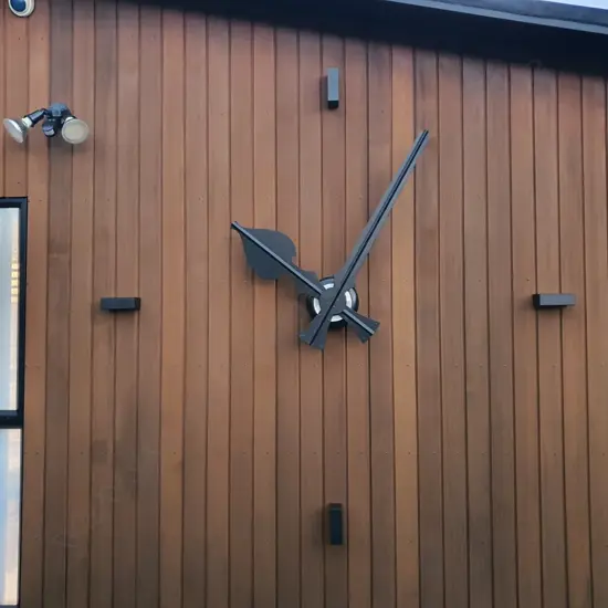 LARGE TURRET WALL CLOCK 2m dia runs off 4 X "D" size batteries or 6v supply