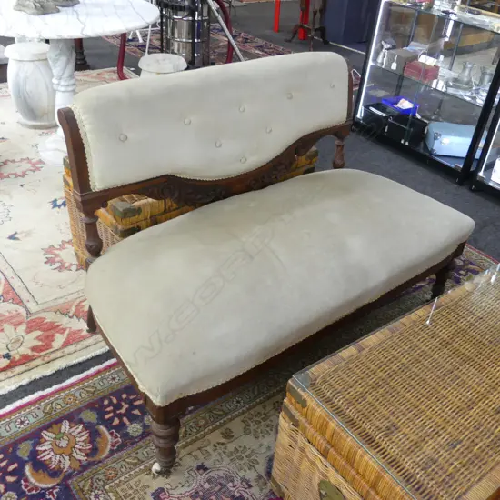 VICTORIAN KAURI SOFA W.1240mm