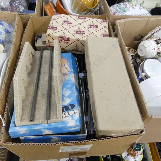 (20625) BOX LOT OF HORNBY ACCESSORIES + TRACK ALL IN PLAY WORN CONDITION