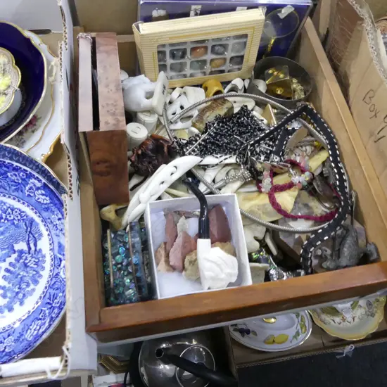 BOX LOT BONE CARVINGS, ORIENTAL PCES ETC