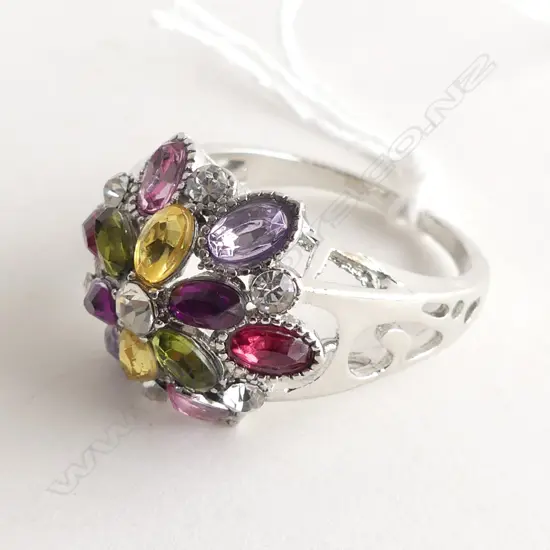 PRINCESS STYLE COCKTAIL RING 