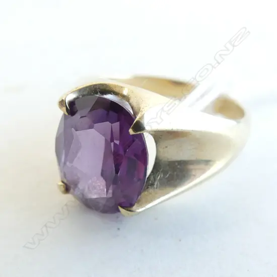 9CT GOLD & FAUX ALEXANDRITE RING 6.5 GRAMS ##RTV##