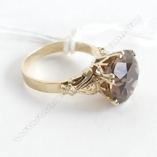 9CT GOLD & SMOKY QUARTZ RING 4.6gms
