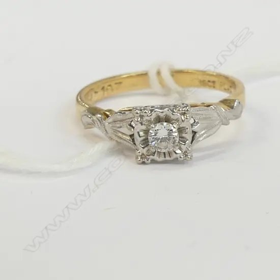 ESTATE 18CT & PLATINUM & DIAMOND RING  W. 3.36gms