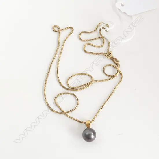 18 CT GOLD CHAIN WITH BLACK FRESH WATER PEARL PENDANT 8.4GMS 