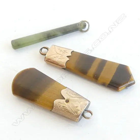 3 PENDANTS; 2x 9CT TIGERSEYE + 1x GREENSTONE