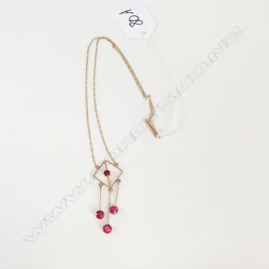 9CT PENDANT NECKLACE w. 4 RED STONES 2.7 GRAMS