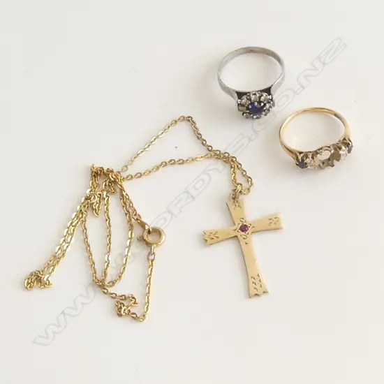 18CT RING BROKEN 2.5gms + 9CT CROSS 1.4gms + OTHER RING