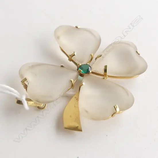 18CT CRYSTAL SHAMROCK PENDANT