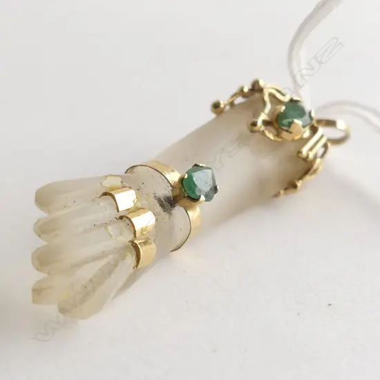 18CT CRYSTAL HAND PENDANT