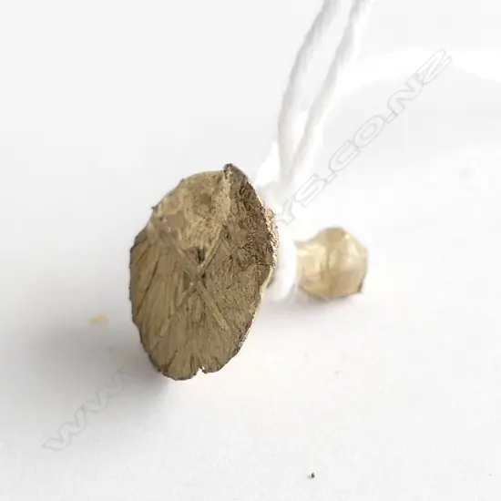 18ct GOLD CUT-OFF MOLD PCE TESTED 3.15gms