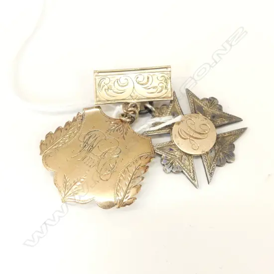 9ct OLD FOB MEDALLION BROOCH 5.9gms & SILVER MEDALLION W GOLD CENTRE