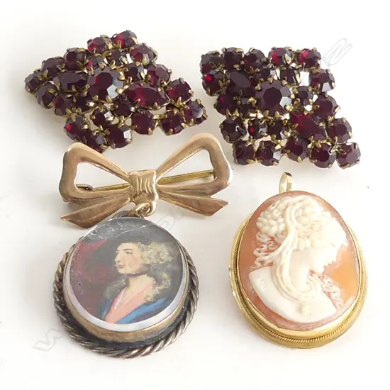 (88) 4 BROOCHES 18CT CAMEO/9CT PORTRAIT/2 GARNET