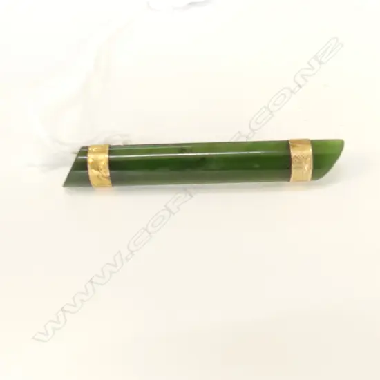 COLONIAL POUNAMU & 9CT GOLD BAR BROOCH