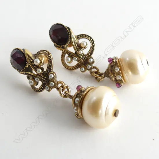 COSTUME PEARL DROP EARRINGS SOME LOSSES