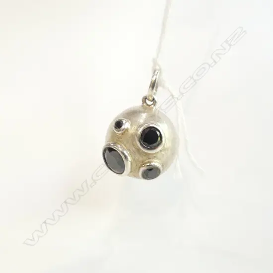 LG SILVER BALL & TOURMALINE (?) PENDANT