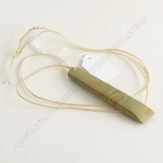 PALE POUNAMU TOKI PENDANT ON CORD L.95mm