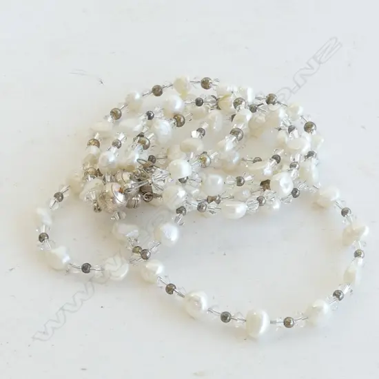 FRESHWATER PEARLS & CRYSTAL NECKLACE & 4 MATCHING BRACELETS - ALL HAVE MAGNETIC CLASPS