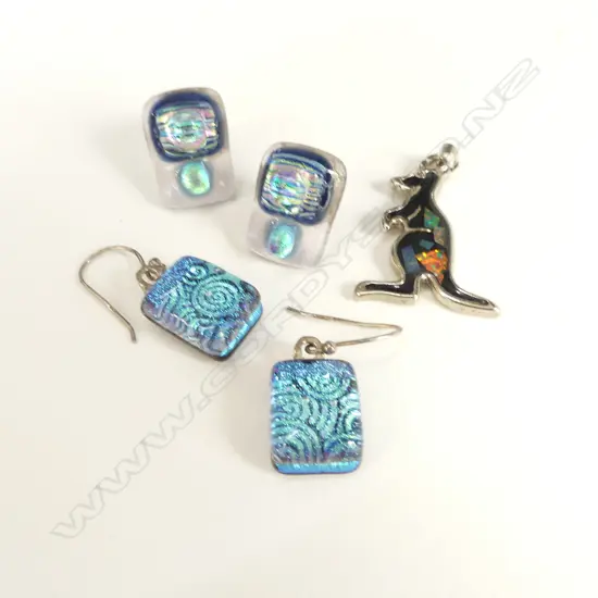 KANGAROO PENDANT WITH OPAL PIECES + 2 PR PAUA SHELL EARRINGS 