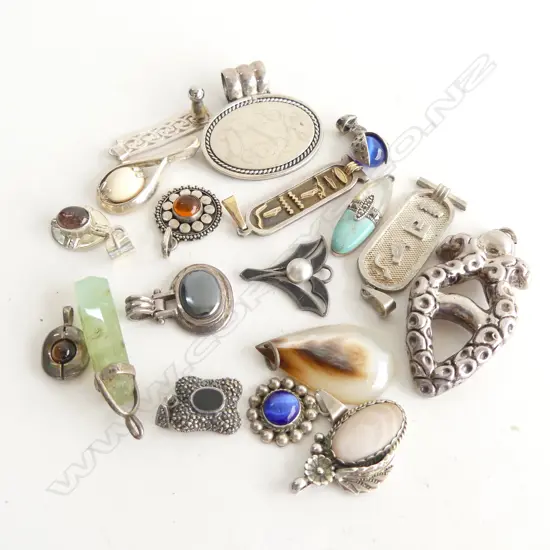 18 ASST. STG PENDANTS 87 GRAMS